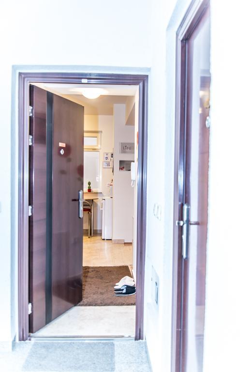 Apartment Flores Eszék Kültér fotó