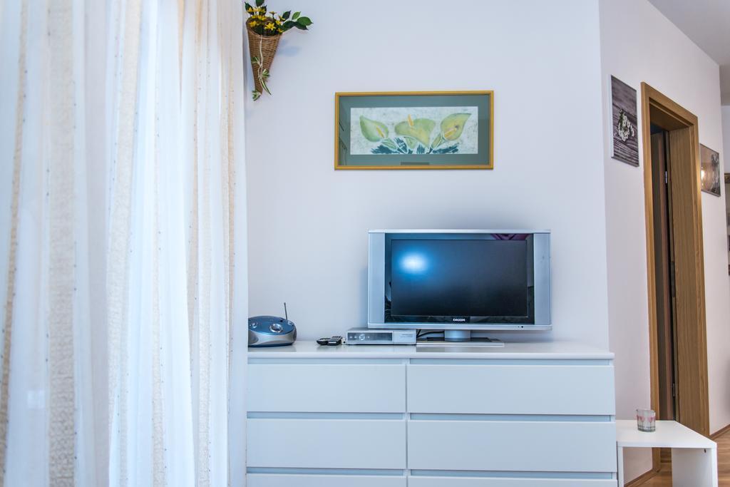 Apartment Flores Eszék Kültér fotó